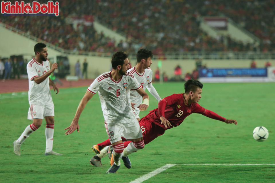 [Ảnh] Nhìn lại trận thắng của đội tuyển Việt Nam trước UAE sau hơn một thập kỷ - Ảnh 8