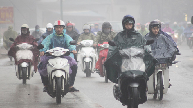 Không khí lạnh vào đến Thanh Hóa, các tỉnh Trung Bộ mưa to - Ảnh 1