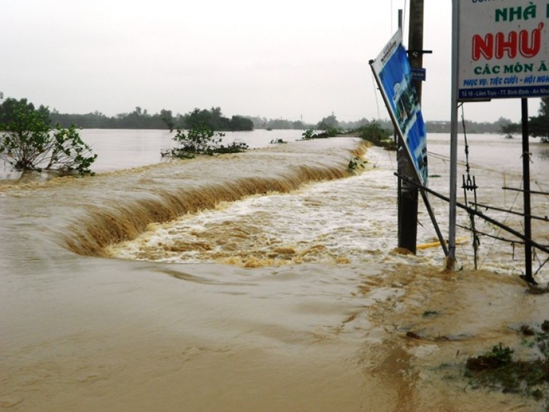 Các tỉnh Bắc Trung Bộ đón đợt mưa lớn, nhiều địa phương nguy cơ ngập lụt - Ảnh 1