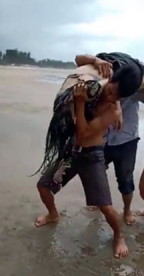 Bình Thuận: 4 người chết, 2 người mất tích khi tắm biển có mưa - Ảnh 1
