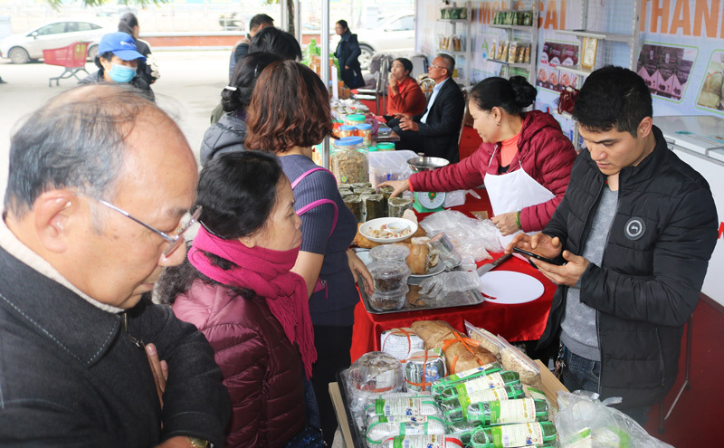 Khai mạc Hội chợ OCOP Quảng Ninh với 322 sản phẩm đặc sản tại Big C Hà Nội - Ảnh 3