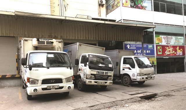 Điểm nóng giao thông: Xem xét cấm đỗ xe trong ngõ 102 Trần Phú (Hà Đông) - Ảnh 1