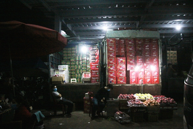 [Ảnh] “Trắng đêm” ở chợ trời thú vị nhất thế giới tại Hà Nội - Ảnh 3