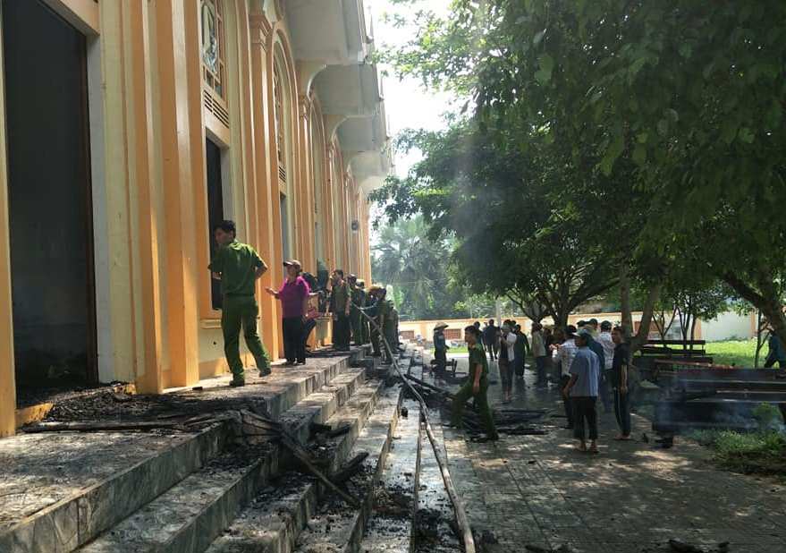 Hà Tĩnh: Cháy lớn tại nhà thờ, nhiều tài sản bị thiêu rụi - Ảnh 3