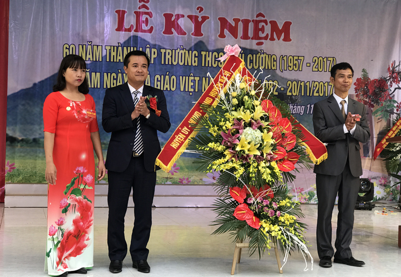 60 năm trường THCS Phú Cường, huyện Ba Vì, Hà Nội:Tiếp nối truyền thống anh hùng, hiếu học - Ảnh 2