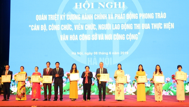 Hà Nội: Lấy người dân và doanh nghiệp làm trọng tâm để phục vụ - Ảnh 3