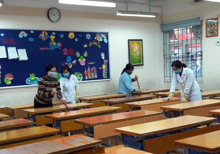 Chùm ảnh: Khử khuẩn trường học phòng dịch nCoV ở Thanh Xuân - Ảnh 4