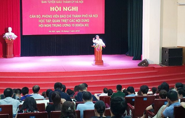 Cán bộ, phóng viên báo chí Hà Nội học tập Nghị quyết Trung ương 10 - Ảnh 1