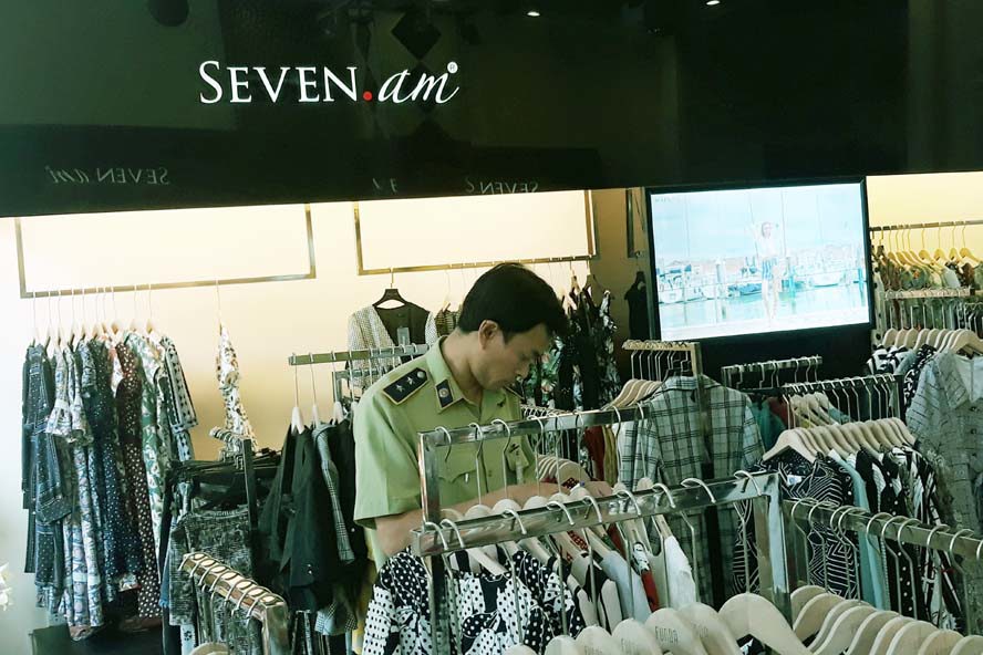 Kiểm tra 5 điểm kinh doanh Seven.am tại Hà Nội: Chưa xuất trình được nhiều giấy tờ quan trọng - Ảnh 2