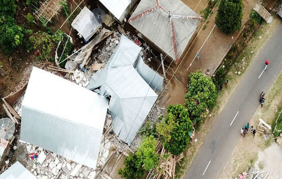 Hình ảnh động đất mạnh ở Indonesia khiến ít nhất 82 người thiệt mạng - Ảnh 3