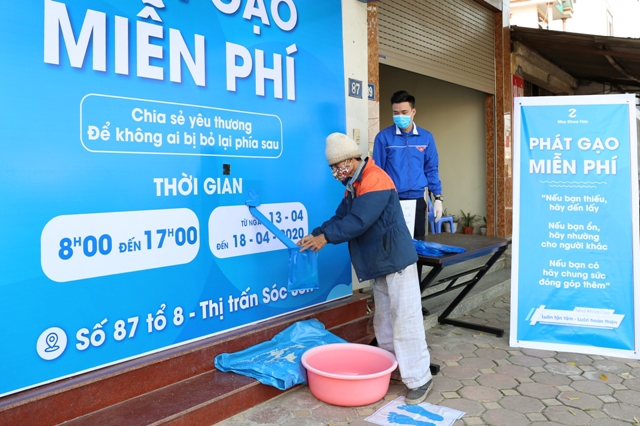 Hà Nội: “ATM gạo” làm ấm lòng người nghèo tại huyện Sóc Sơn - Ảnh 1