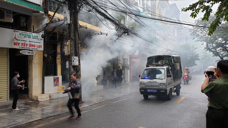Hà Nội: Cháy giả định trên phố Hàng Buồm, nhiều người mắc kẹt được giải cứu - Ảnh 7