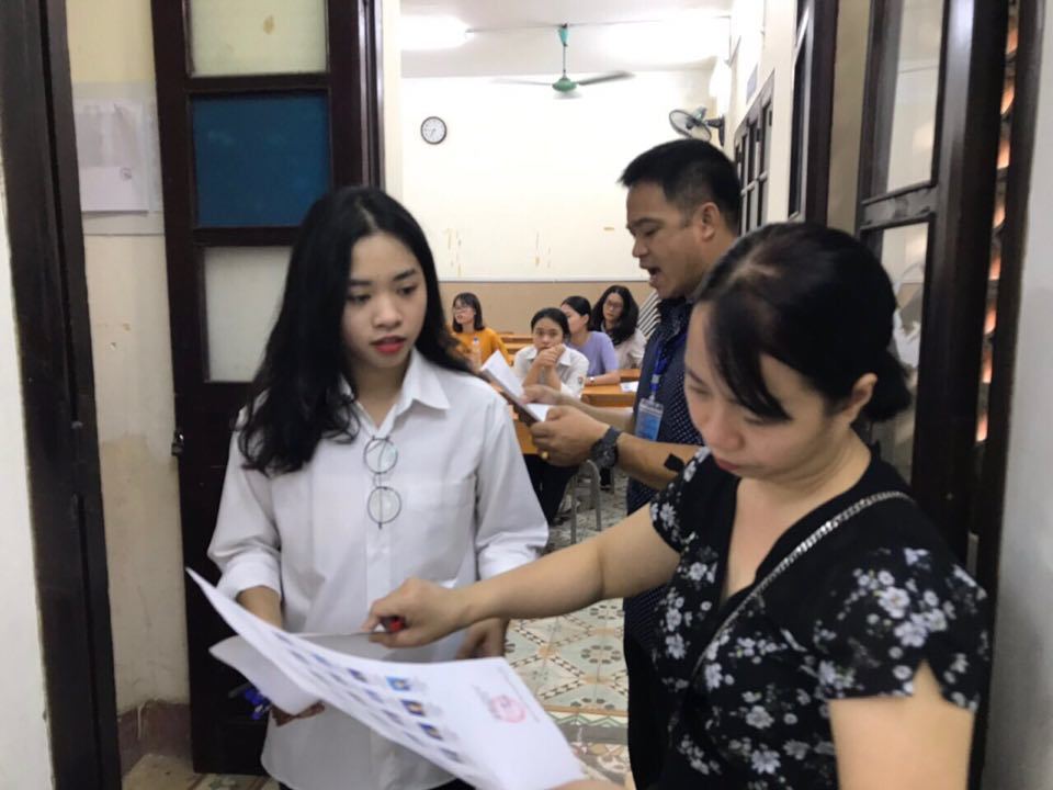 Sáng nay, thí sinh làm bài thi tổ hợp Khoa học xã hội - Ảnh 1