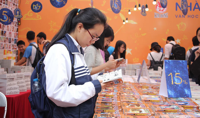 Hàng vạn người tham dự Ngày sách Việt Nam lần thứ 5 - Ảnh 7