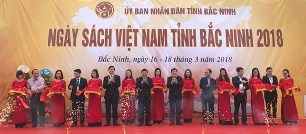 Biển người tham dự “Ngày sách Việt Nam tỉnh Bắc Ninh 2018” - Ảnh 1