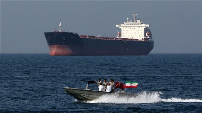 Iran tuyên bố bắt giữ tàu chở dầu lậu tại Vịnh Ba Tư giữa căng thẳng với Mỹ - Ảnh 1