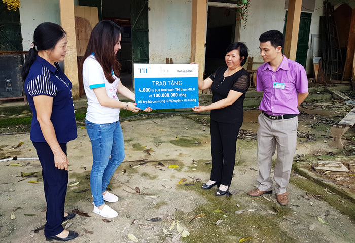 Quỹ vì tầm vóc Việt tặng quà khắc phục hậu quả lũ tại Vị Xuyên, Hà Giang - Ảnh 3