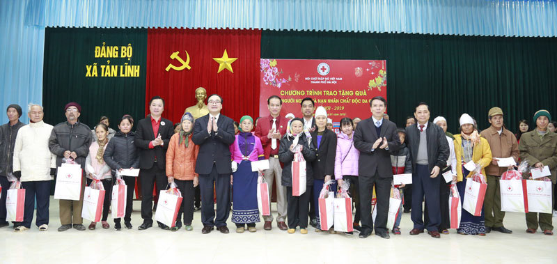 Bí thư Thành ủy Hoàng Trung Hải trao quà Tết tại huyện Ba Vì - Ảnh 2