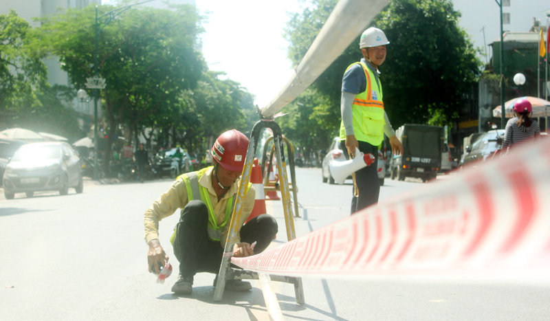 [Ảnh] Rào thử đường Trần Hưng Đạo, phục vụ thi công ga ngầm S12 - Ảnh 10