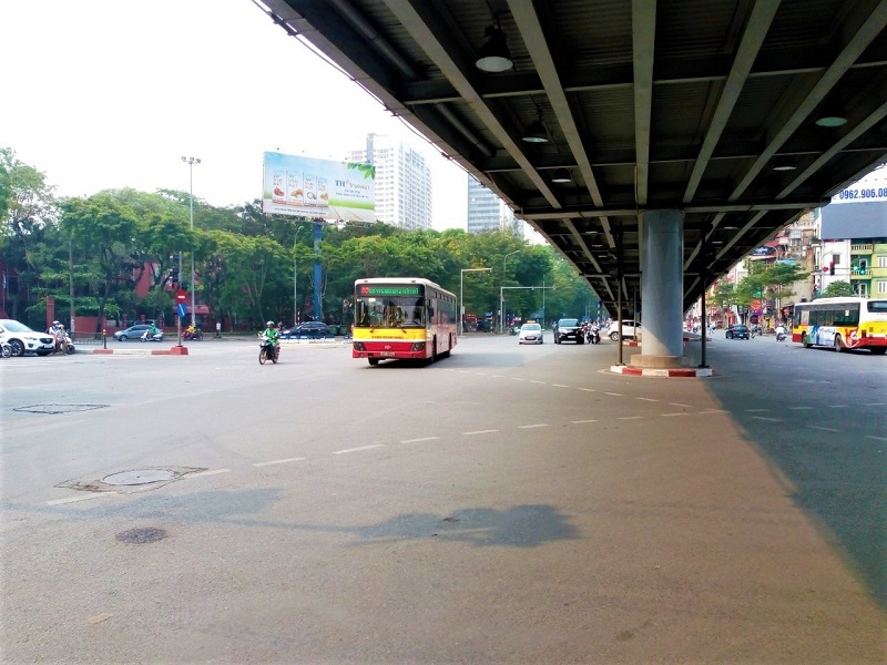 Chùm ảnh: Đường phố Hà Nội thông thoáng trong dịp nghỉ lễ - Ảnh 10