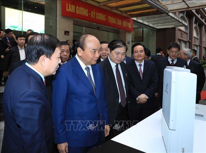 Thủ tướng Nguyễn Xuân Phúc dự Hội nghị tổng kết công tác năm 2019 và triển khai nhiệm vụ năm 2020 của Bộ Thông tin và Truyền thông - Ảnh 6