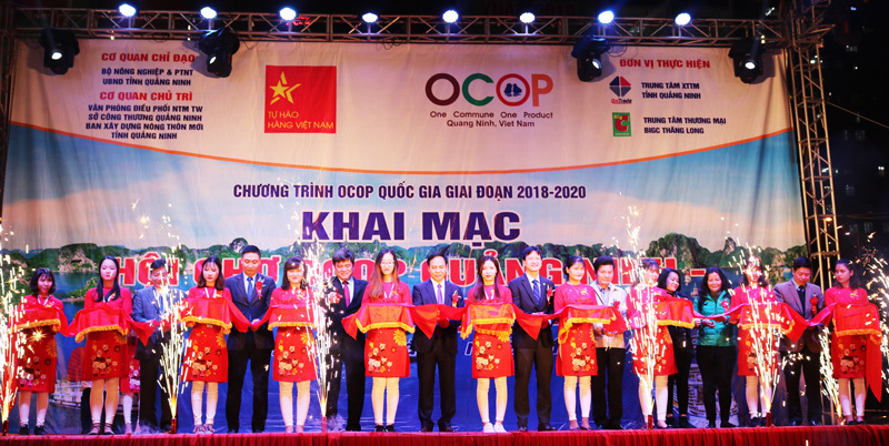Khai mạc Hội chợ OCOP Quảng Ninh với 322 sản phẩm đặc sản tại Big C Hà Nội - Ảnh 1