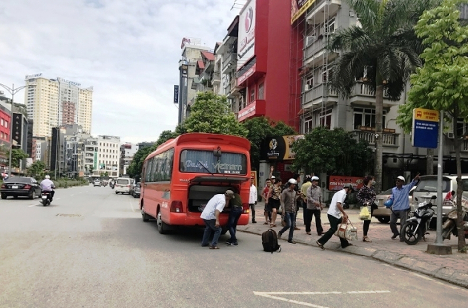 Lập đoàn kiểm tra liên ngành xử lý xe dù, bến cóc - Ảnh 1