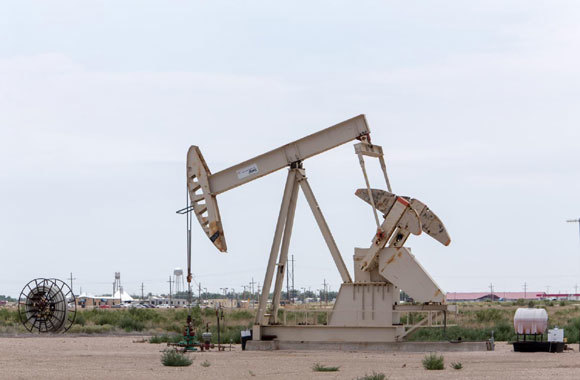 Giá dầu lao dốc hơn 5%, chứng kiến tuần giảm mạnh nhất kể từ tháng 7 - Ảnh 2