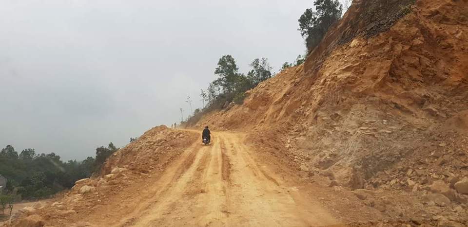 Hà Nội: Sập mỏ đất khai thác trái phép ở Quốc Oai, 1 người tử vong - Ảnh 3