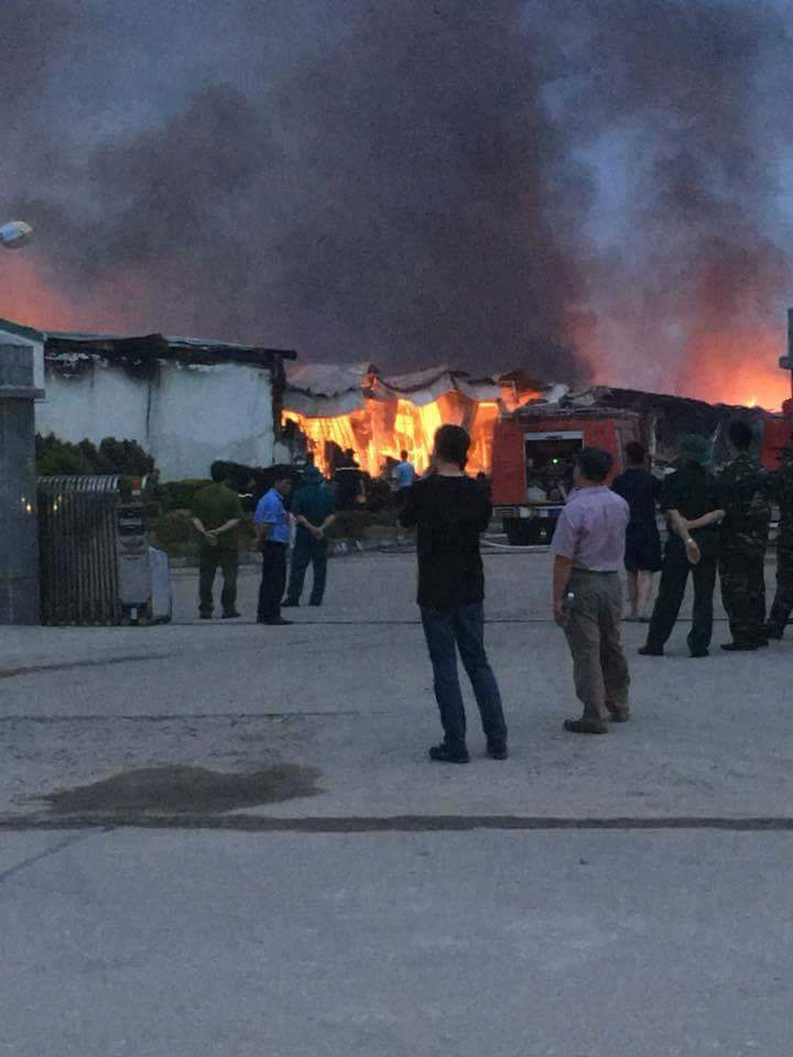 Cháy lớn ở khu công nghiệp Thụy Vân, thành phố Việt Trì - Ảnh 2