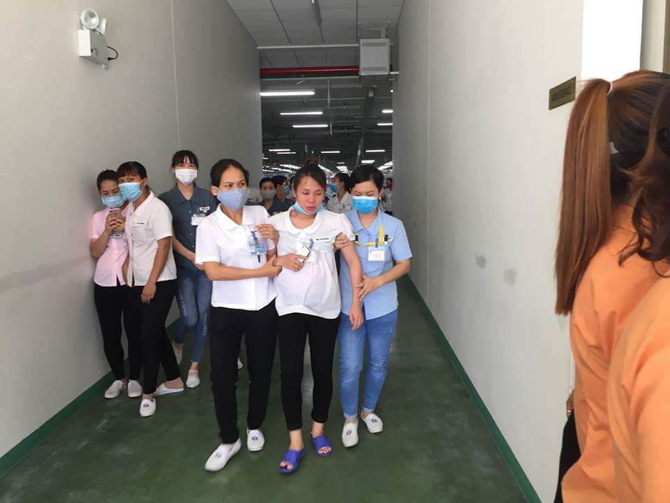 Hàng chục công nhân bất ngờ bị ngất khi vào xưởng làm việc ở Quảng Ninh - Ảnh 2