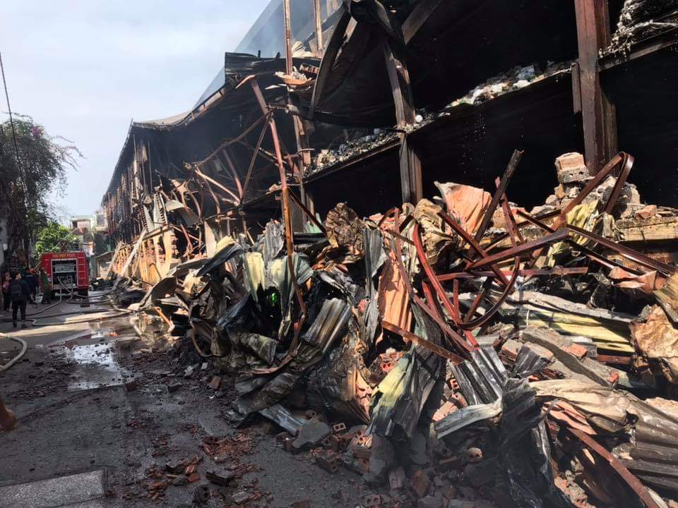 Những hình ảnh tan hoang sau cháy tại Công ty Bóng đèn phích nước Rạng Đông - Ảnh 3