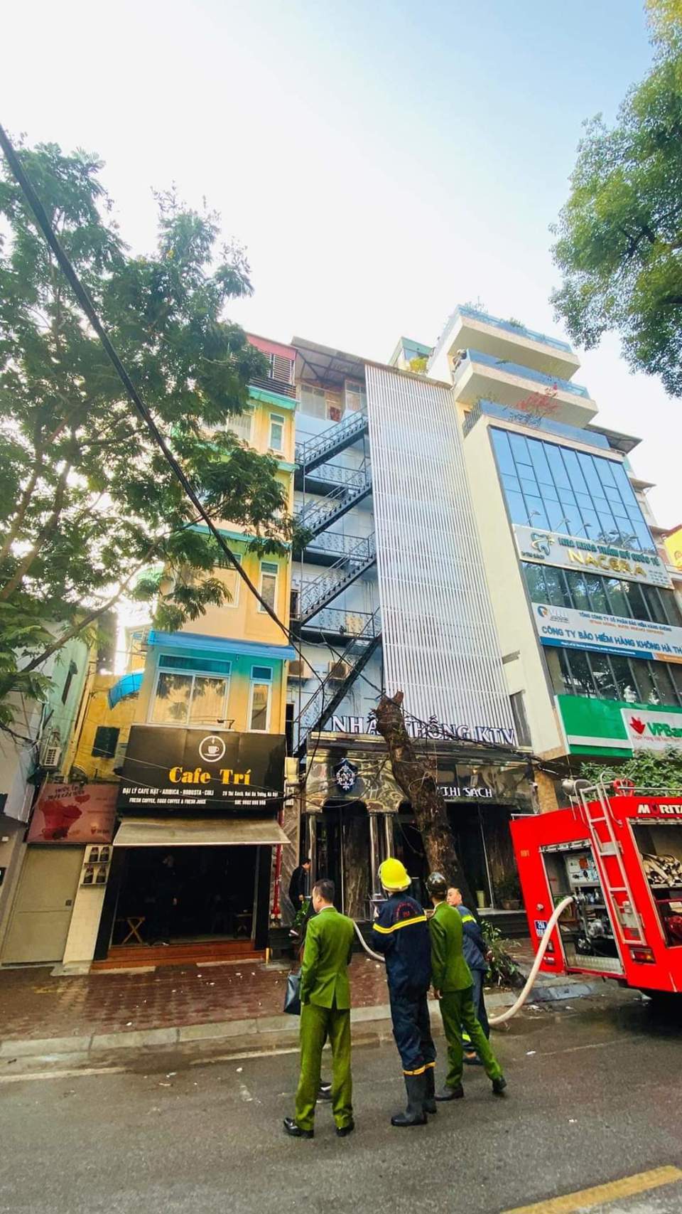Hà Nội: Cháy lớn ở quán karaoke Nhất Thống trên phố Thi Sách - Ảnh 5