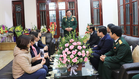 Phó Bí thư Thành ủy Hà Nội thăm, chúc mừng Trung tướng Phạm Tuân - Ảnh 3