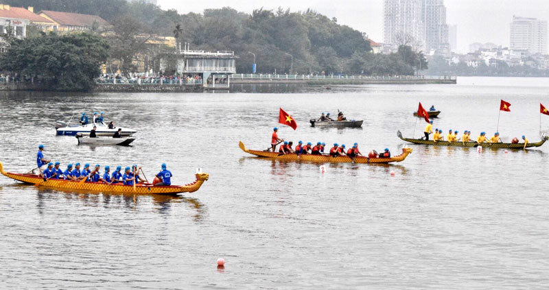 Hơn 700 VĐV tranh tài ở Lễ hội Bơi chải thuyền rồng Hà Nội mở rộng năm 2019 - Ảnh 6