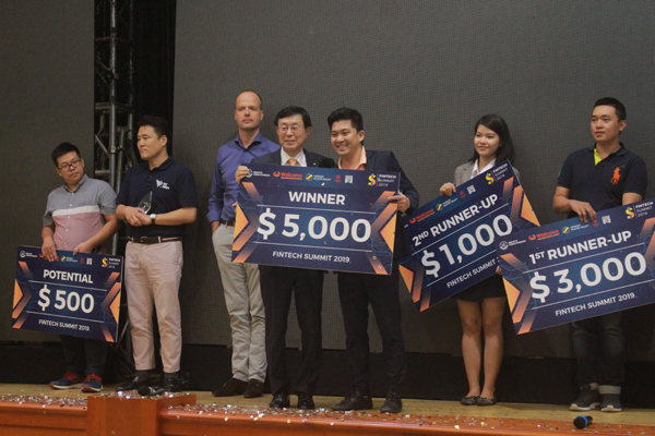 Quán quân Hawking Instamo nhận 5.000 USD tại Fintech Summit 2019 - Ảnh 1