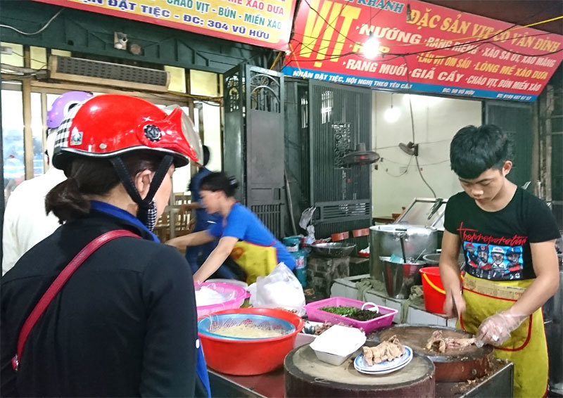 Những món ăn đặc trưng riêng của Hà Nội, du khách phương xa không thể bỏ qua - Ảnh 5