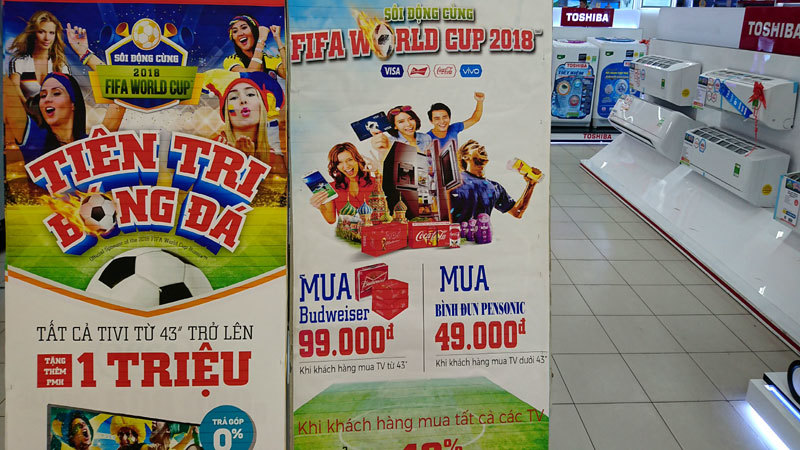 Hàng loạt sản phẩm hàng hóa Việt giảm giá “ăn” theo World Cup 2018 - Ảnh 1