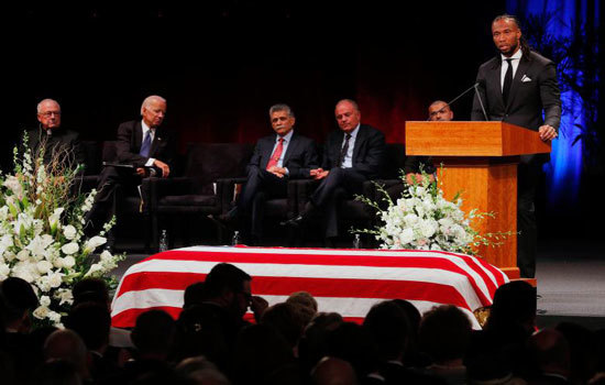 Toàn cảnh lễ truy điệu Thượng nghị sĩ McCain tại bang Arizona - Ảnh 9