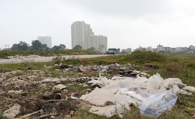 Hà Nội: Ẩn họa từ bùn đất phế thải trên Đại lộ Thăng Long - Ảnh 13