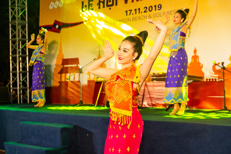 Du khách FLC Sầm Sơn mãn nhãn với đêm Lễ hội Văn hóa Lào - Ảnh 2