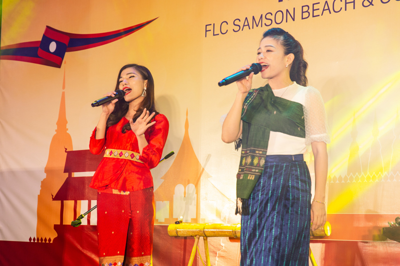 Du khách FLC Sầm Sơn mãn nhãn với đêm Lễ hội Văn hóa Lào - Ảnh 4