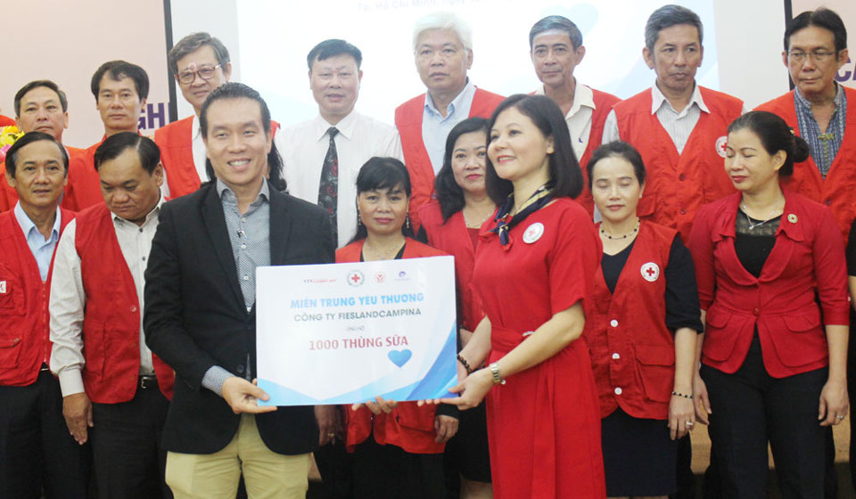 FrieslandCampina Việt Nam hỗ trợ dinh dưỡng cho trẻ em vùng lũ - Ảnh 1