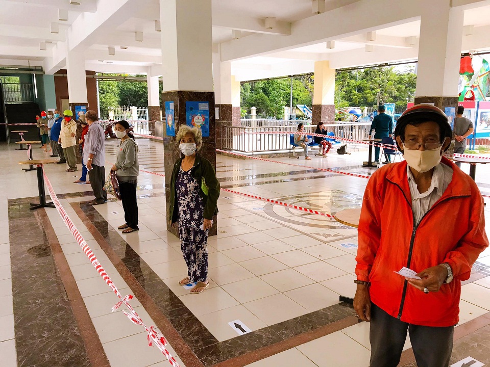 TP Hồ Chí Minh: 'ATM gạo' tiếp tục mang tới những hạt gạo nghĩa tình - Ảnh 2