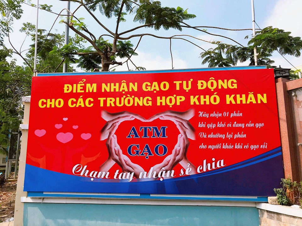 TP Hồ Chí Minh: 'ATM gạo' tiếp tục mang tới những hạt gạo nghĩa tình - Ảnh 4