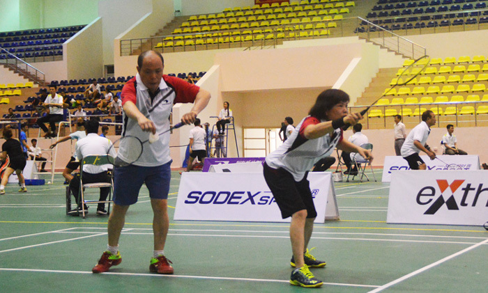 Gần 200 tay vợt tham gia Giải Cầu lông gia đình Hà Nội năm 2018 - Ảnh 1