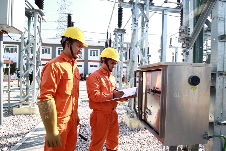 EVN HANOI gắn biển Trạm biến áp 110kV nối cấp 220kV Quốc Oai - Ảnh 3