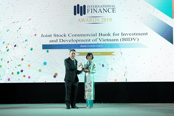 BIDV nhận giải thưởng “Thẻ tín dụng tốt nhất Việt Nam” 4 năm liên tiếp - Ảnh 1