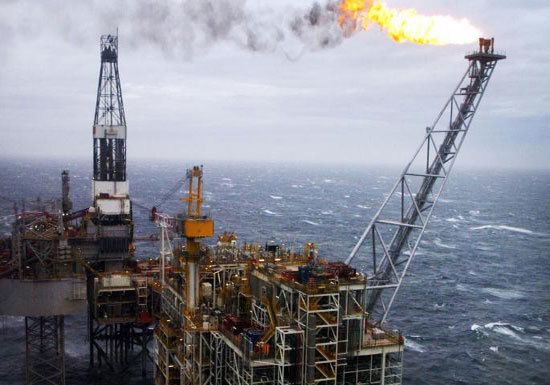Bất ổn chính trị tại Trung Đông đẩy giá dầu Brent tăng 2% trong tuần - Ảnh 1