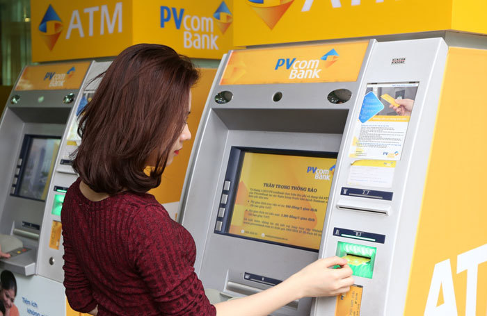 Nguy cơ mất tiền khi giao dịch thẻ ATM dịp Tết - Ảnh 1